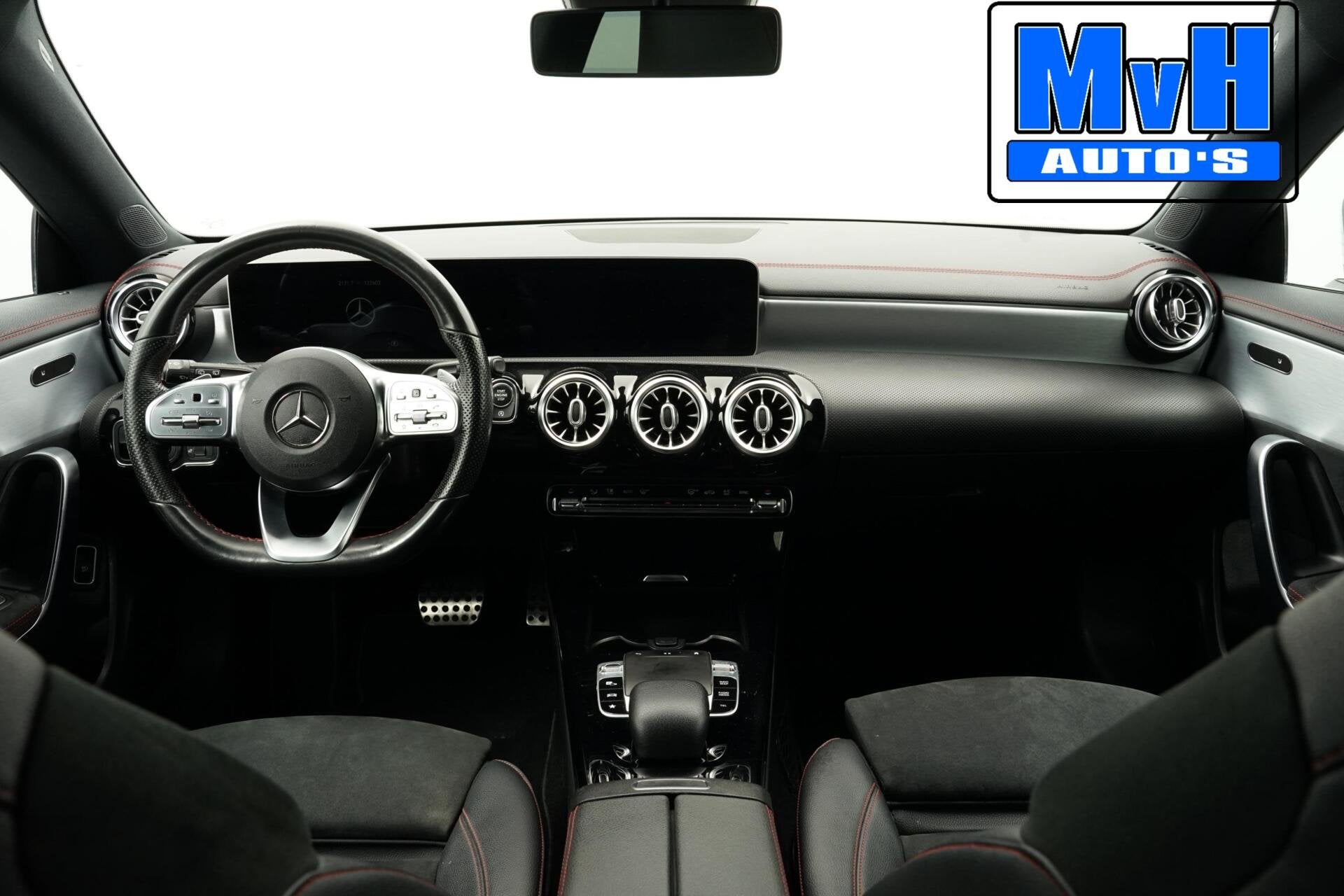 Mercedes CLA-klasse Shooting Brake 180 Business Solution AMG, CLA, 136 pk, Gebruikt, 4 cilinders