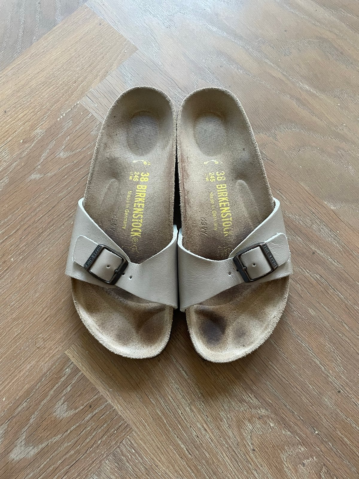 Birkenstock slippers maat 38 - Beige, Ophalen of Verzenden, Gedragen, Beige, Slippers