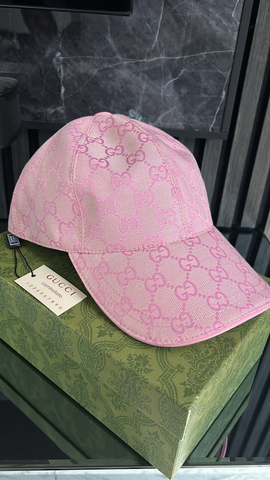 Gucci roze pet - nieuw met doos, Ophalen of Verzenden, Nieuw, 57 cm (M, 7⅛ inch) of minder, Pet