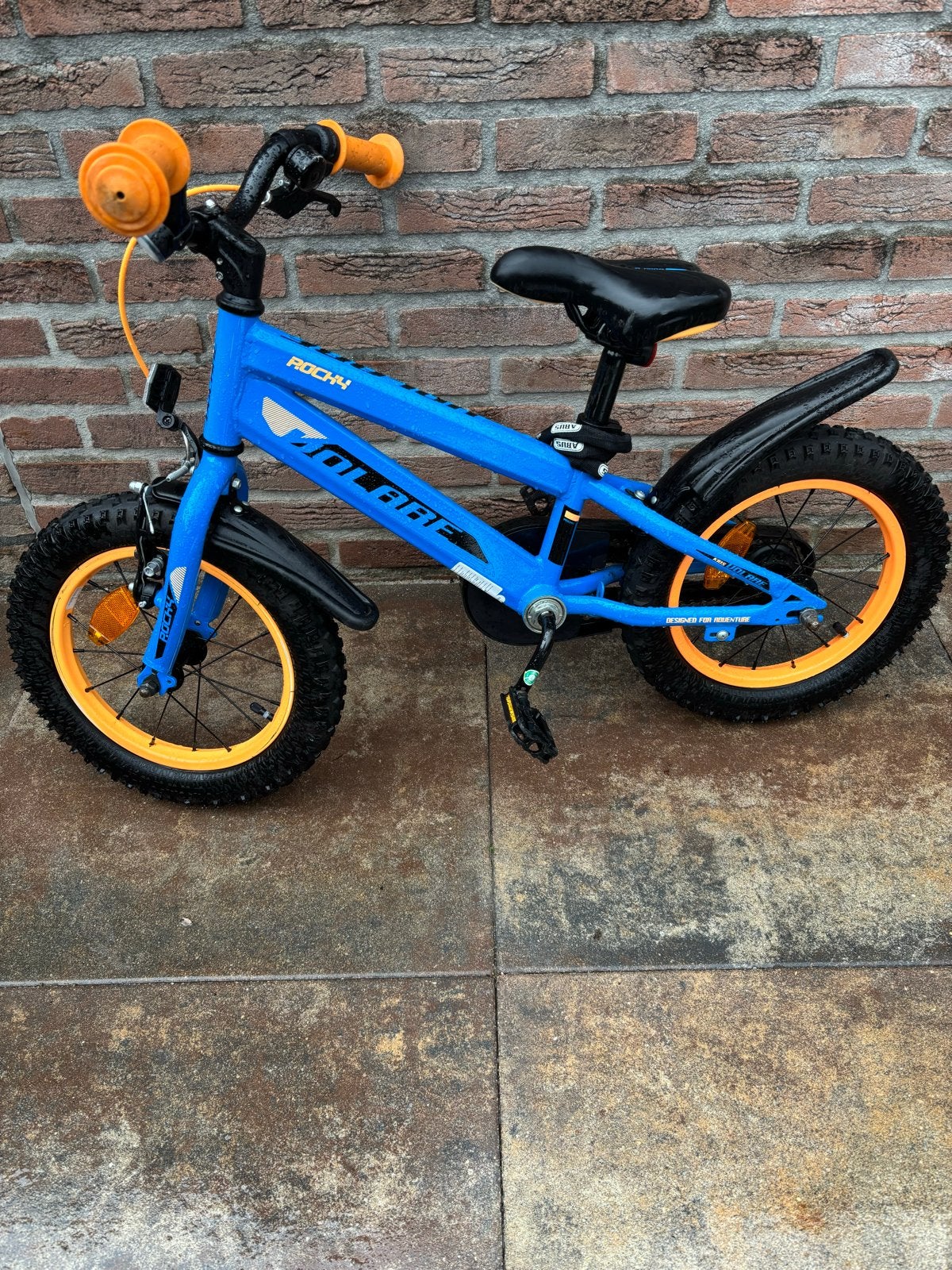 Volare Rocky 14 inch kinderfiets - Blauw/Oranje, Ophalen, Zijwieltjes, Gebruikt, Velgrem