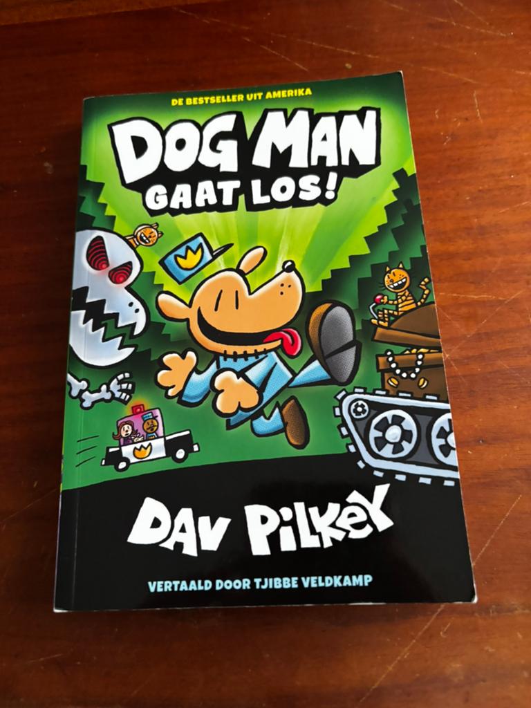 Dog man gaat los, Ophalen of Verzenden, Zo goed als nieuw