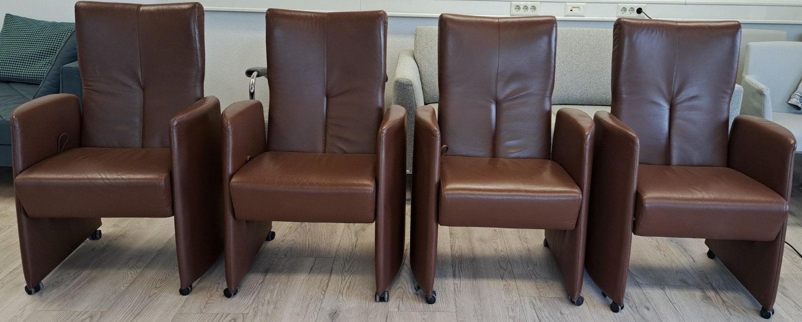 Mooie bruin lederen Leolux Doppler eettafelstoelen, Zie Google, Leolux, Bruin, Design
