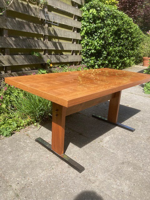 Grote vintage salontafel notenhout fineer, Ophalen