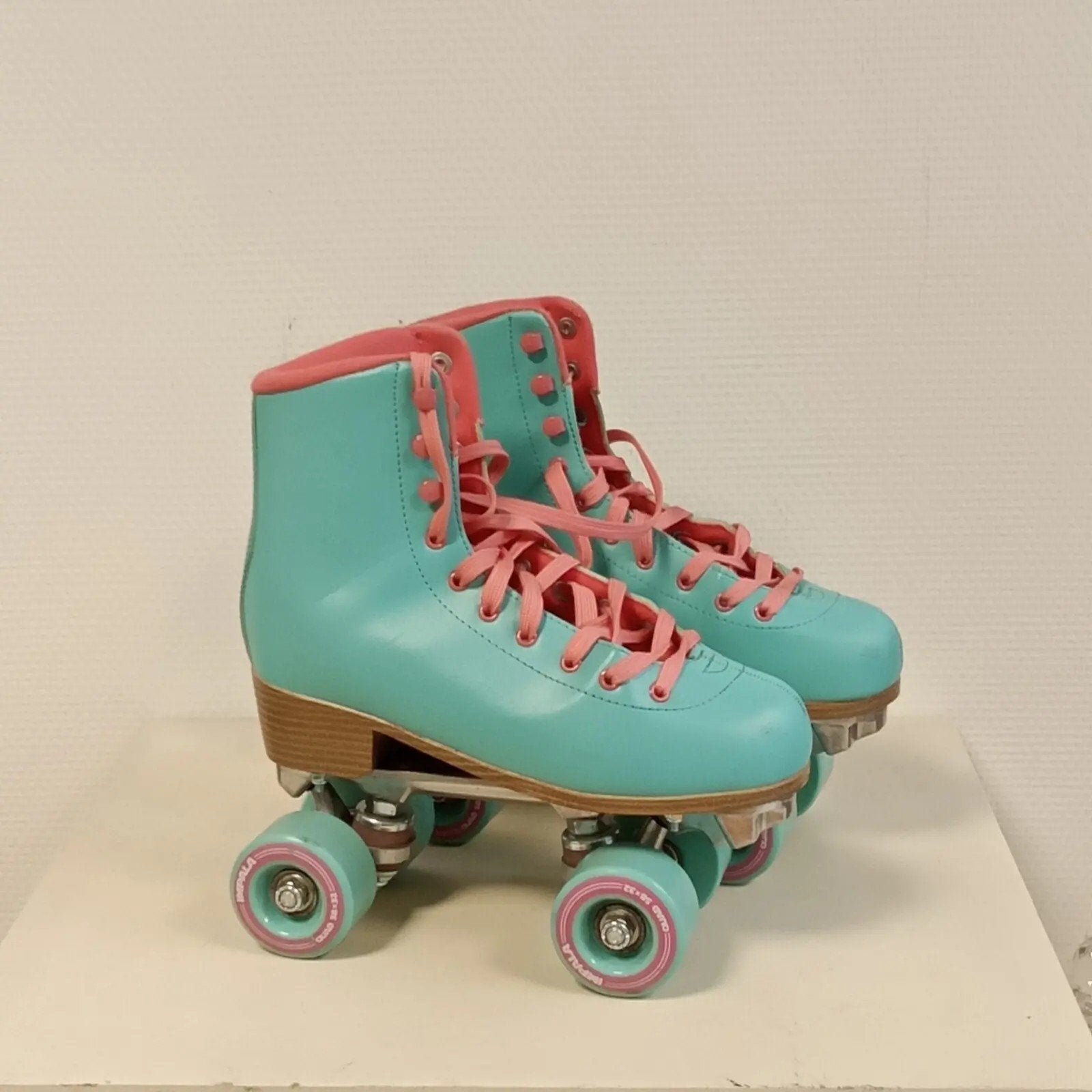 Impala roller Skates retro kleuren perfecte staat 37, Ophalen of Verzenden, Zo goed als nieuw