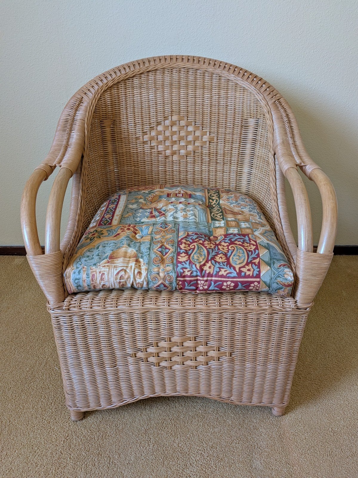 zgan Rieten fauteuil / stoel met kussen, Huis en Inrichting, Stoelen, Ophalen, Bruin, Riet of Rotan, Zo goed als nieuw