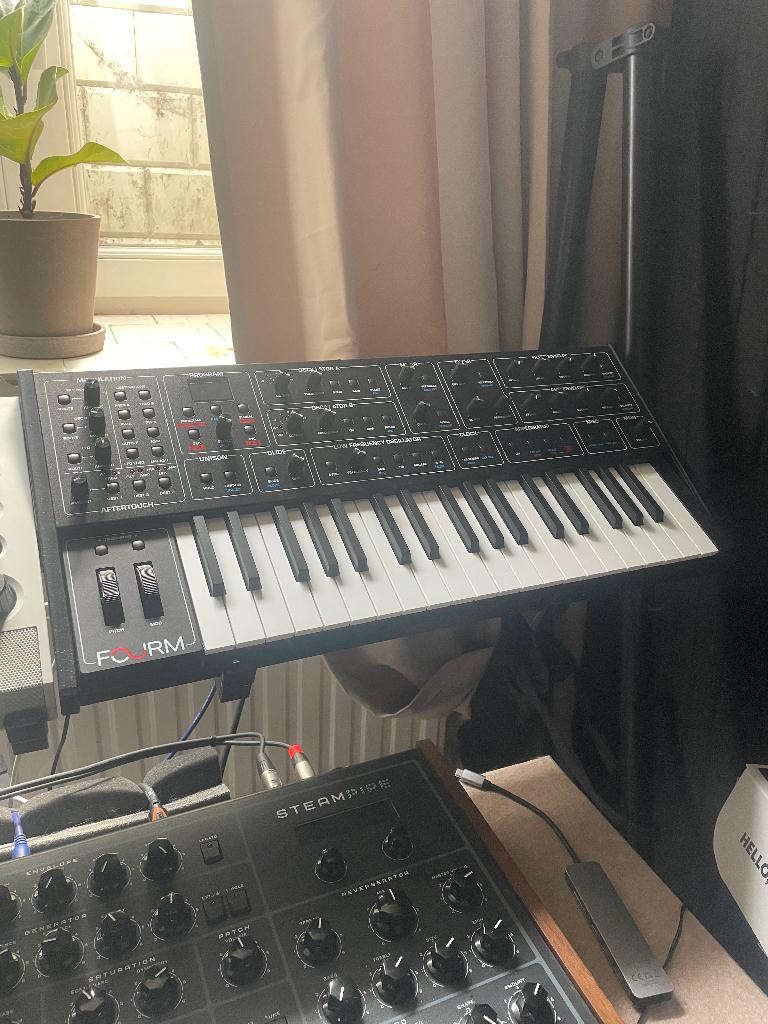 Sequential fourm synthesizer, Muziek en Instrumenten, Synthesizers, Ophalen of Verzenden, Zo goed als nieuw, Overige aantallen