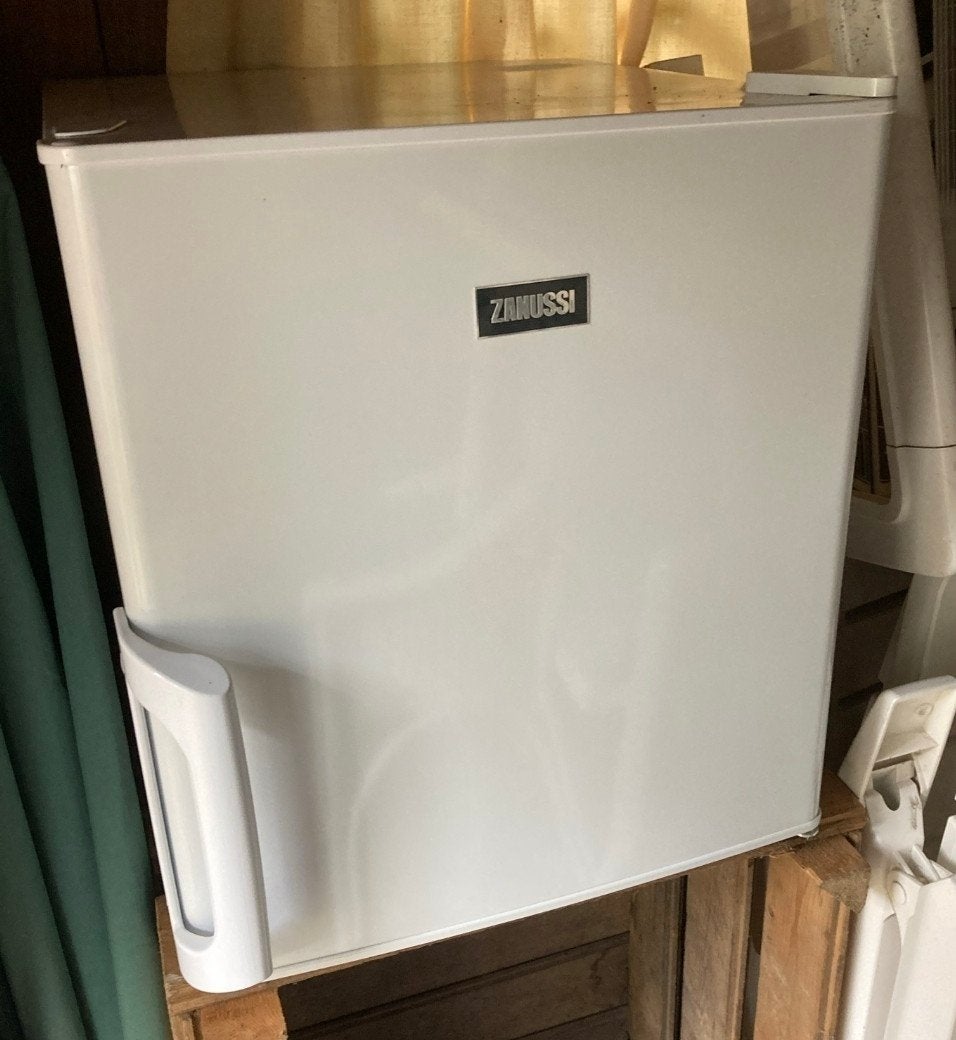 Zanussi mini vriezer - 31 L, Gebruikt, Minder dan 85 cm, Minder dan 60 cm, Vrijstaand