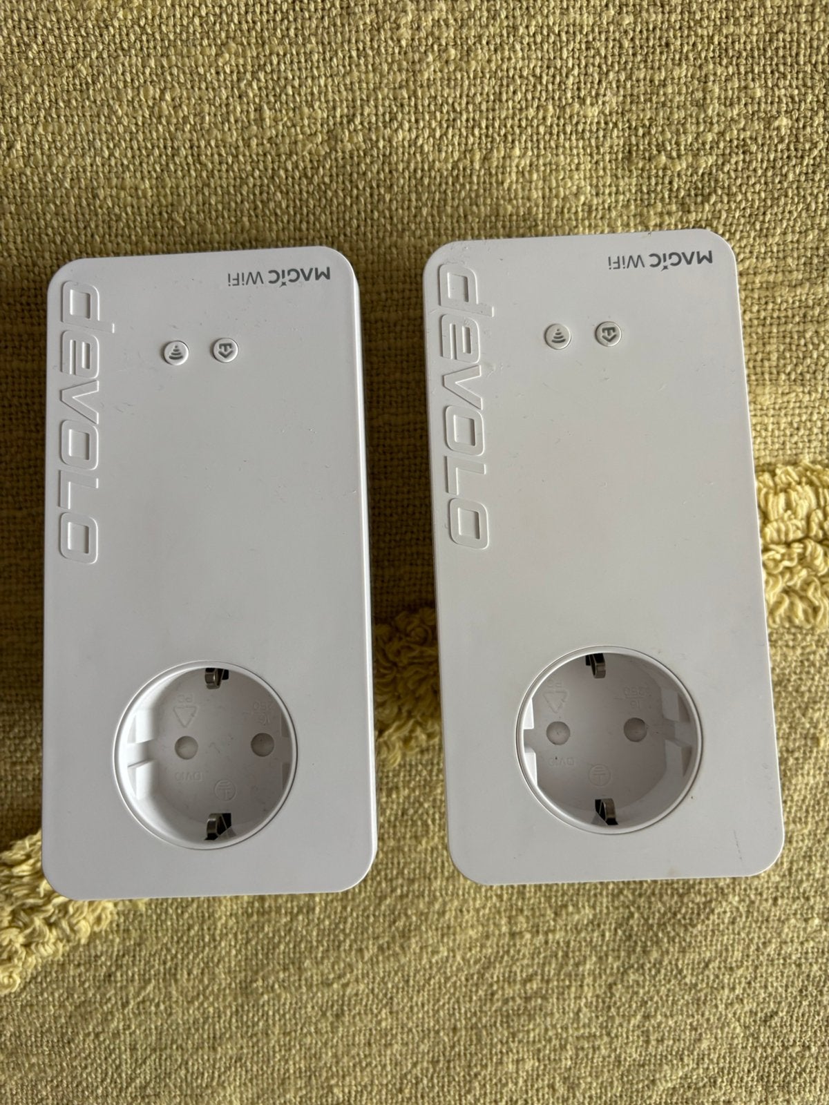 2 x Devolo Magic Wifi Next adapters - Powerline, Computers en Software, WiFi-versterkers, Ophalen of Verzenden, Zo goed als nieuw