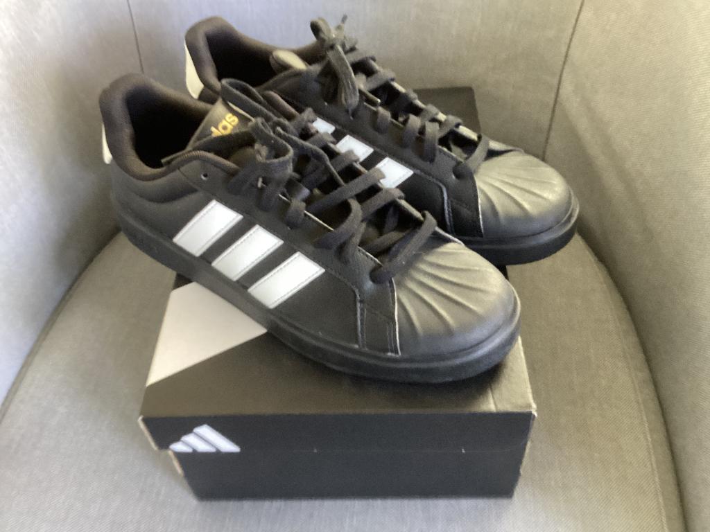 HEREN ADIDAS NIEUW  MAAT 45 1/3, Ophalen of Verzenden, Nieuw, Adidas, Sportschoenen