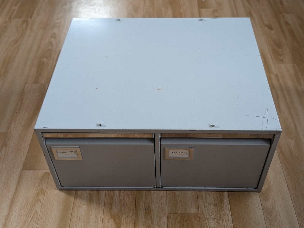 Vintage metalen dossieropberger, Verzamelen, Ophalen, Huis en Inrichting