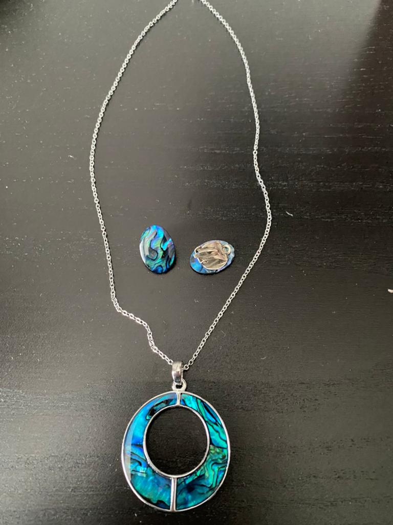 Abalone schelp ketting met bijpassende oorbellen, Ophalen of Verzenden, Overige materialen