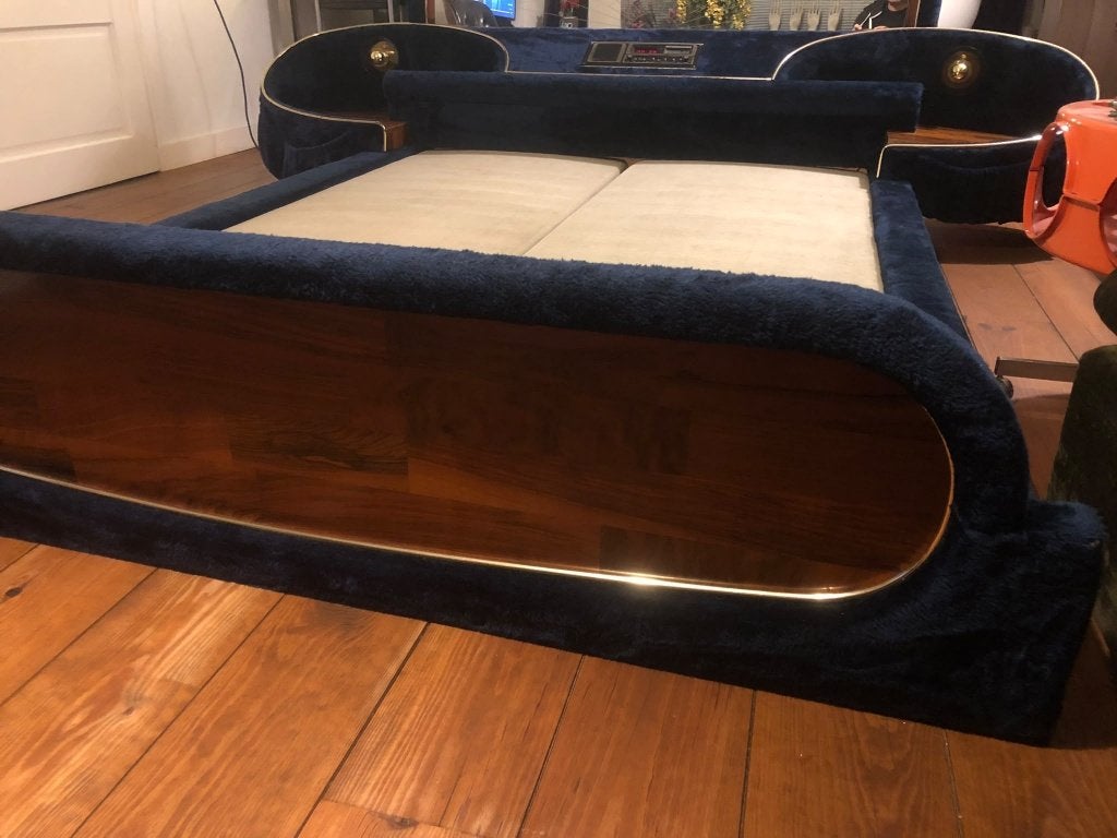 Prachtig Space age "Poltrona Frau" bed, vintage design, Blauw, Tweepersoons, Zo goed als nieuw, Hout