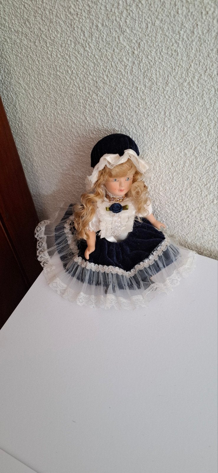 Porselein pop, Ophalen