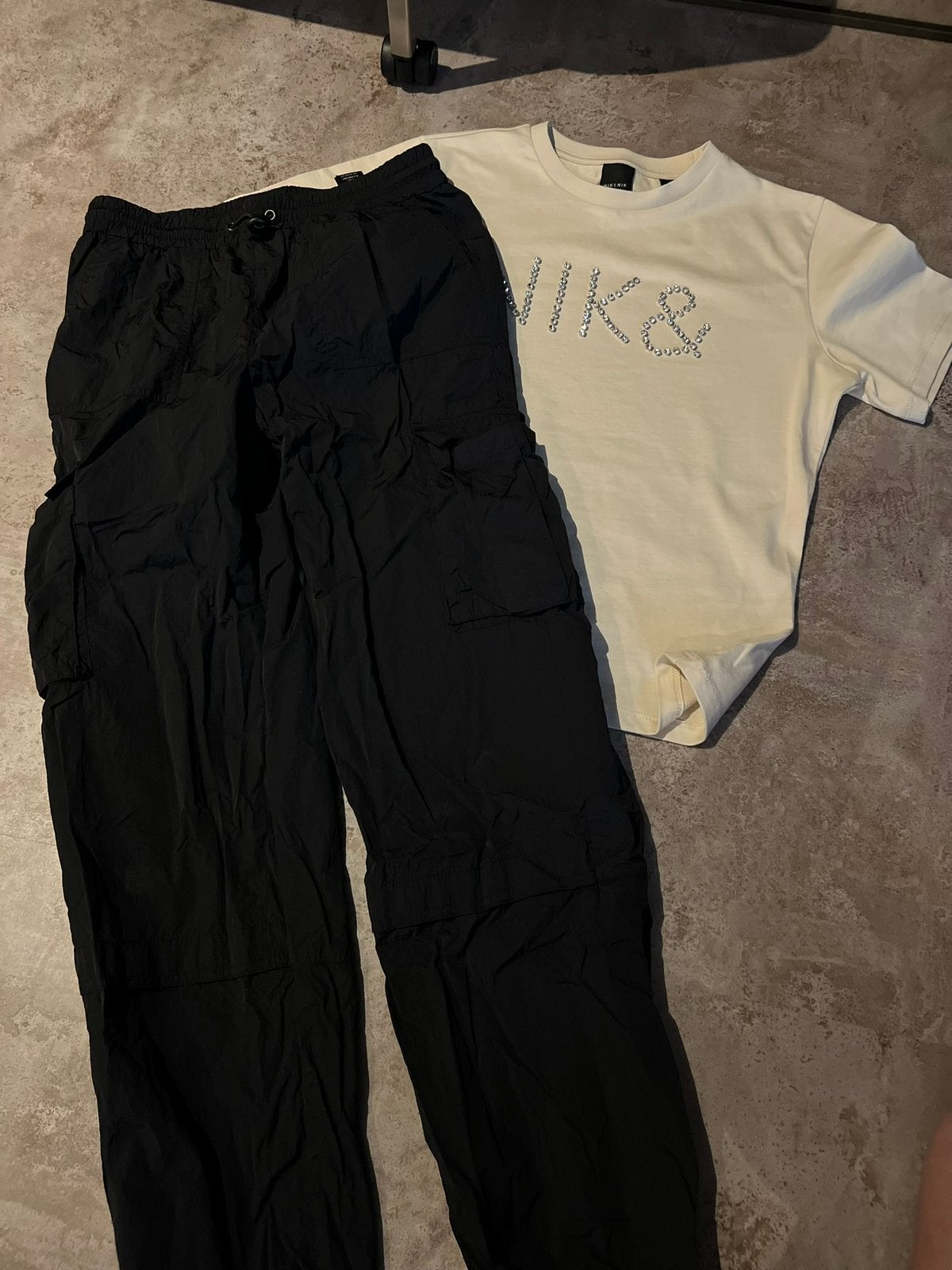 NIKKIE set shirt met steentjes Carco broek 176 zgan, Meisje, Ophalen of Verzenden, Zo goed als nieuw, Setje
