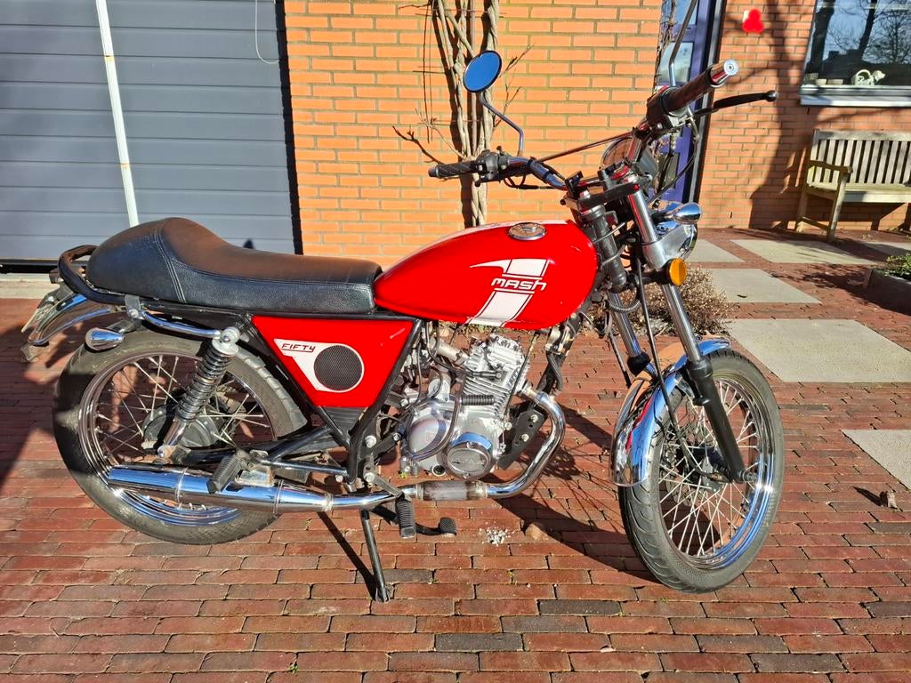 Mash 50 Fifty 2017 rood met gloednieuw motorblok!, Fietsen en Brommers, Ophalen, Gebruikt, Maximaal 45 km/u, Mash fifty