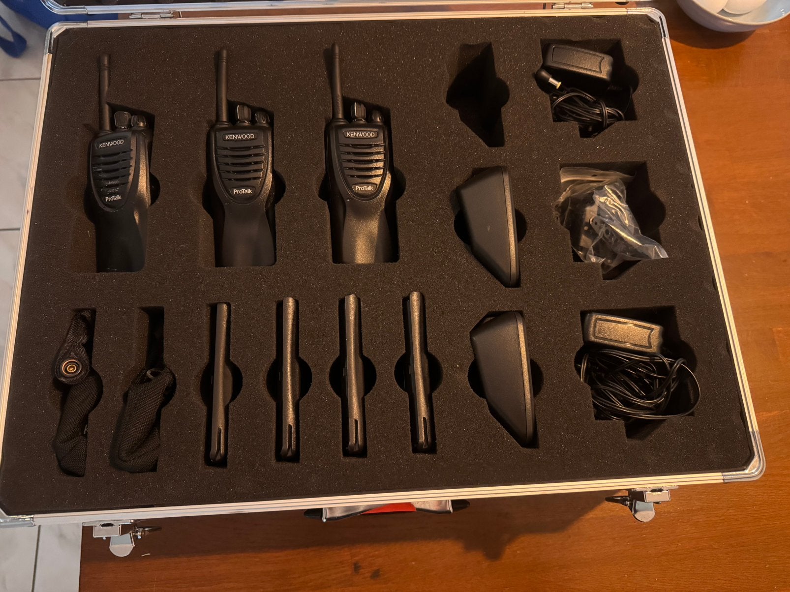 Set kenwood tk3301, Ophalen, Zo goed als nieuw, Portofoon of Walkie-talkie, Met broekklem