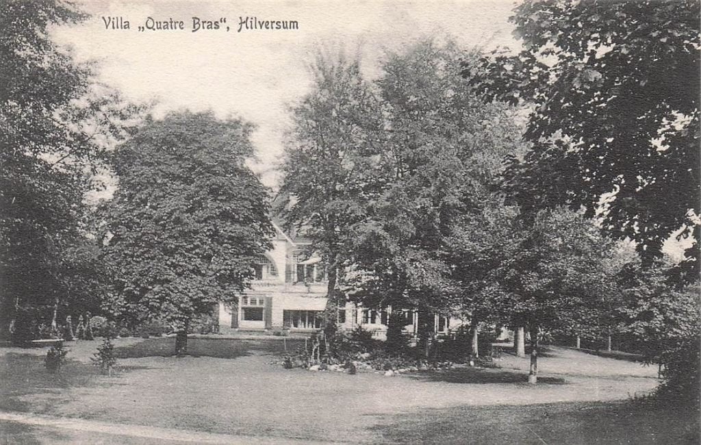 702-255-017 Villa Quatre Bras Hilversum, Verzenden, Voor 1920, Noord-Holland
