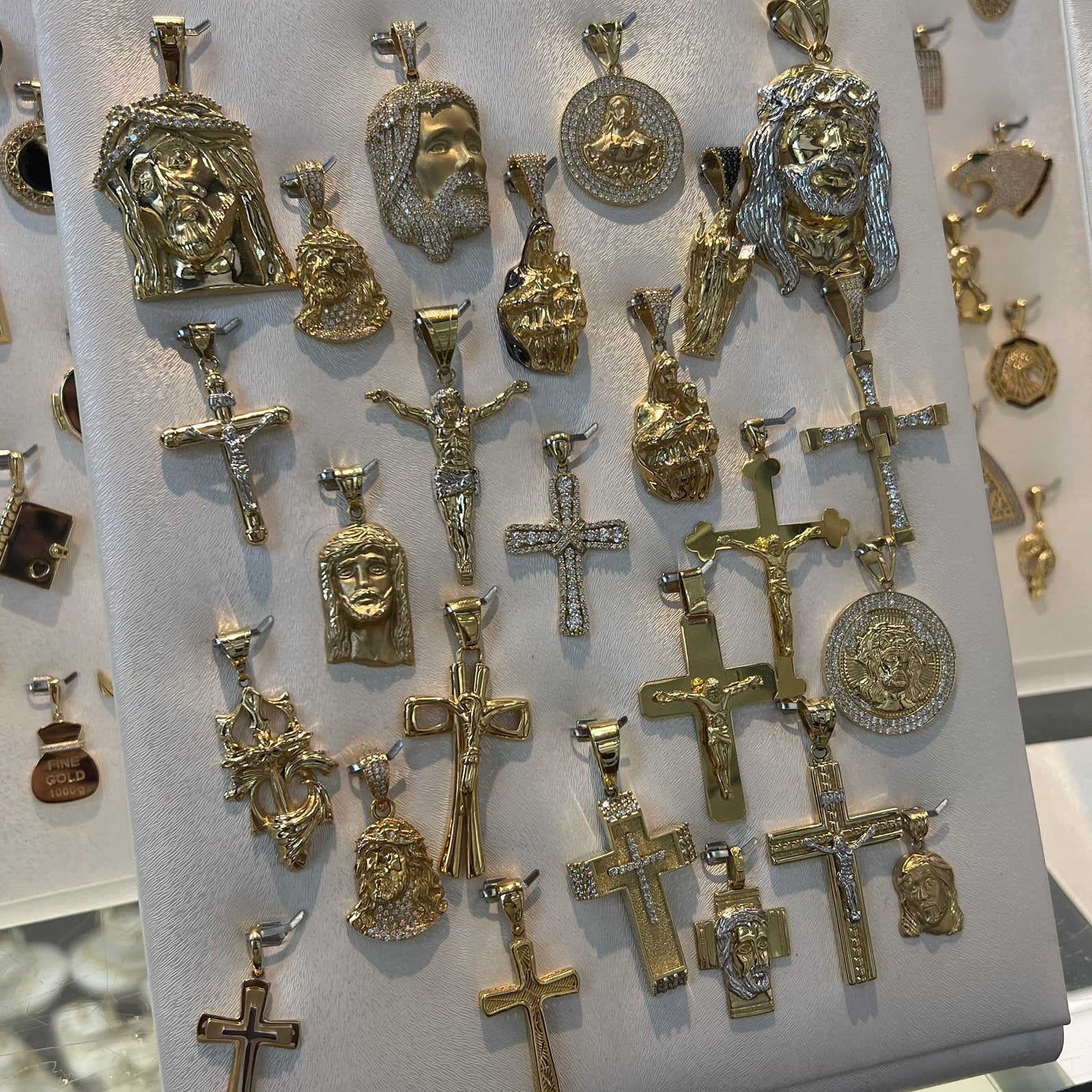 14 karaats gouden hanger kruis model jezus, Ophalen of Verzenden, Nieuw, Goud, Kruis of Symbool