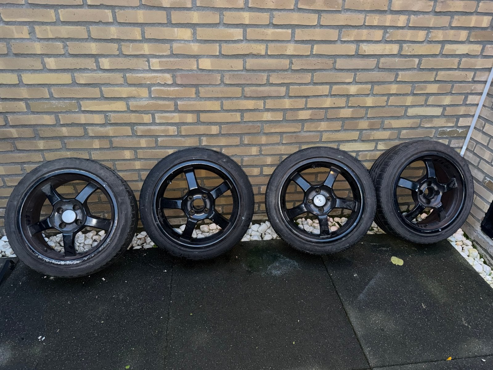 Set van 4 Vredestein banden met zwarte velgen, Ophalen, Gebruikt
