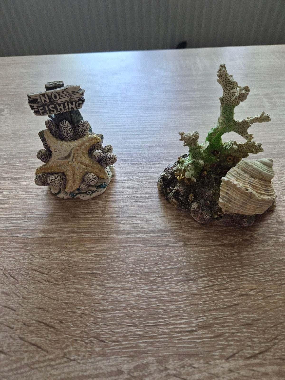 Te koop 2 decoratie voor vissenkom of aquarium, Ophalen of Verzenden