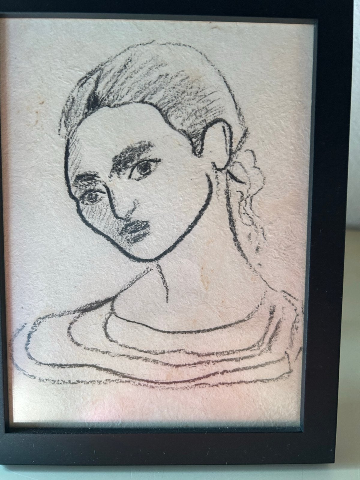 Tekening naar Frida Kahlo in staand lijstje 18x22 cm., Ophalen of Verzenden, Tekening, Potloodtekening, Handgemaakt
