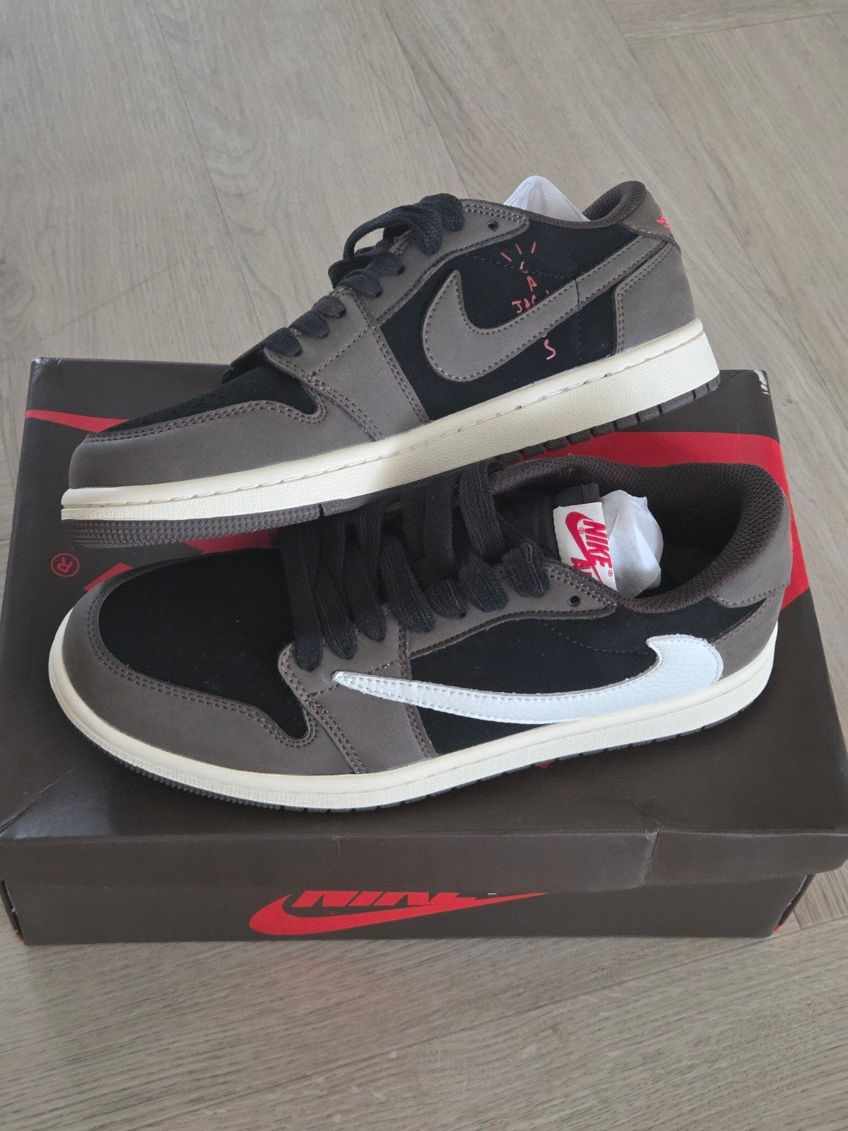 Travis Scott x Nike Mocha sneakers - Maat 43, Ophalen of Verzenden