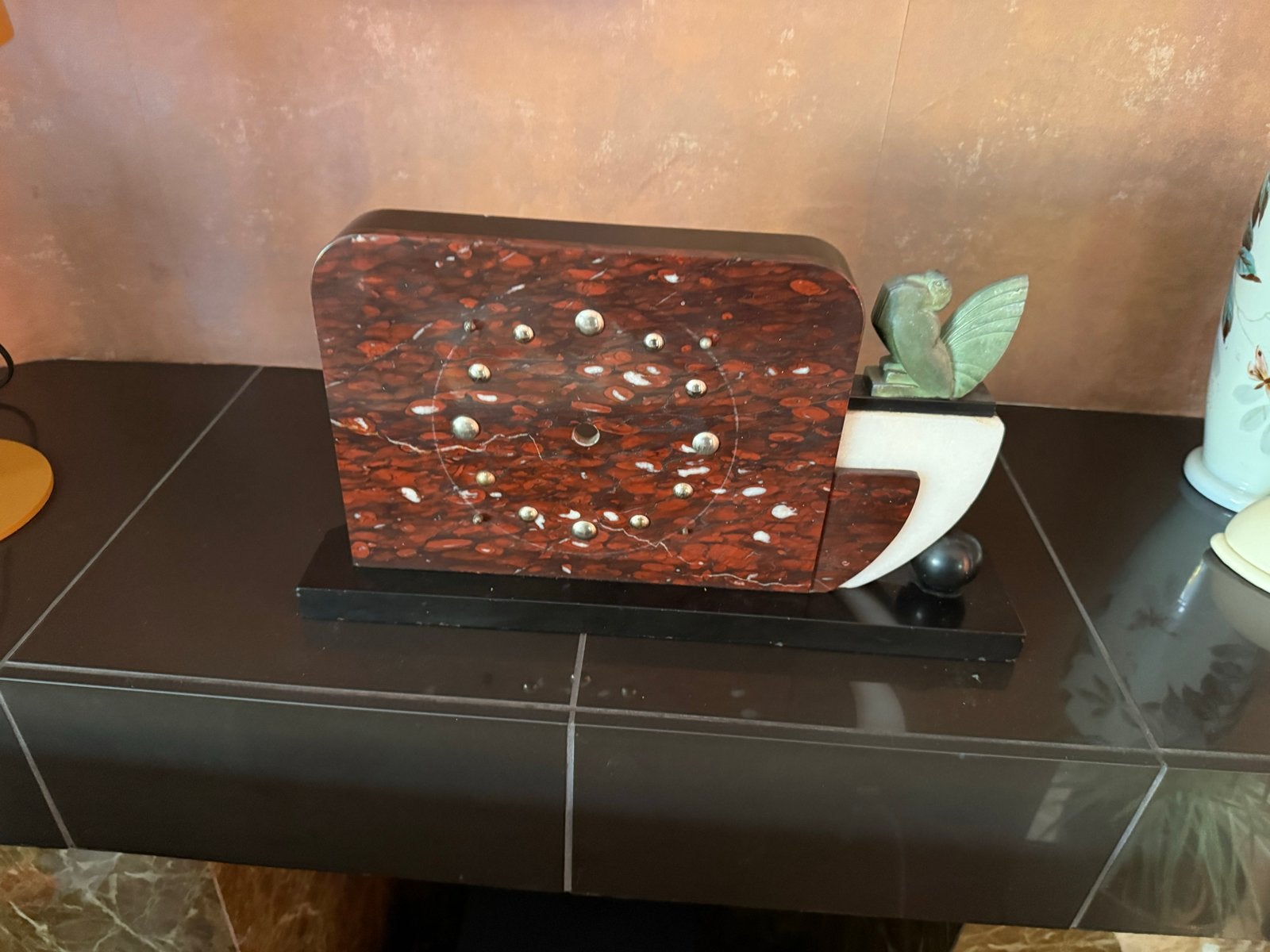 Art Deco Mantelklok - Rood/Bruin Marmer met Vogel, Ophalen of Verzenden