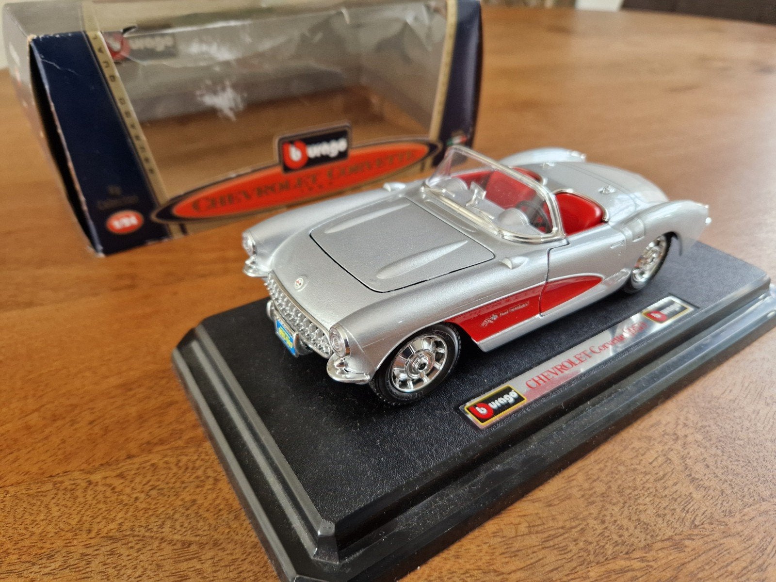 Modelauto Chevrolet Corvette 1957 uit de Vip Colllection, Ophalen of Verzenden, Auto, Overige merken