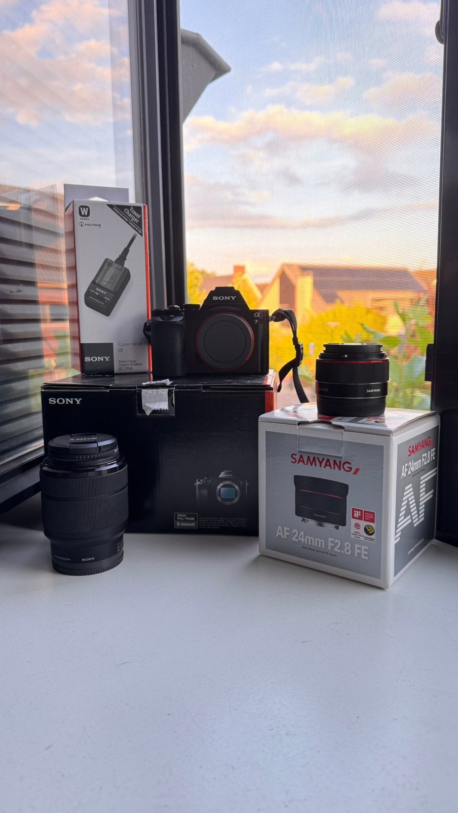 Sony a7R mark 1 met sony 28-70mm fe 3.5-5.6 en samyang 24mm, Sony E-mount, Sony, 70 mm, Groothoeklens