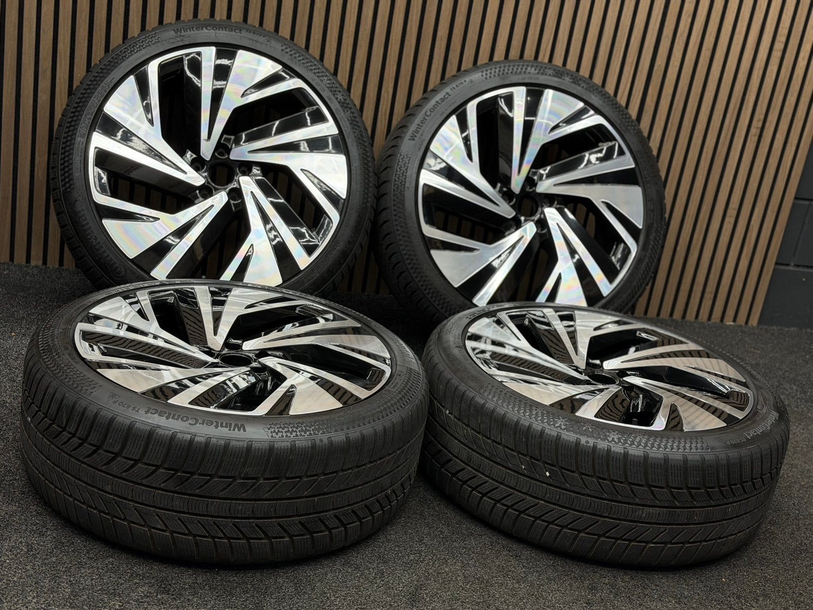 Originele 21 inch VW ID.4 ID.5 Narvik 5x112 Continental XL, Auto-onderdelen, Ophalen, ., Banden en Velgen, 235 mm