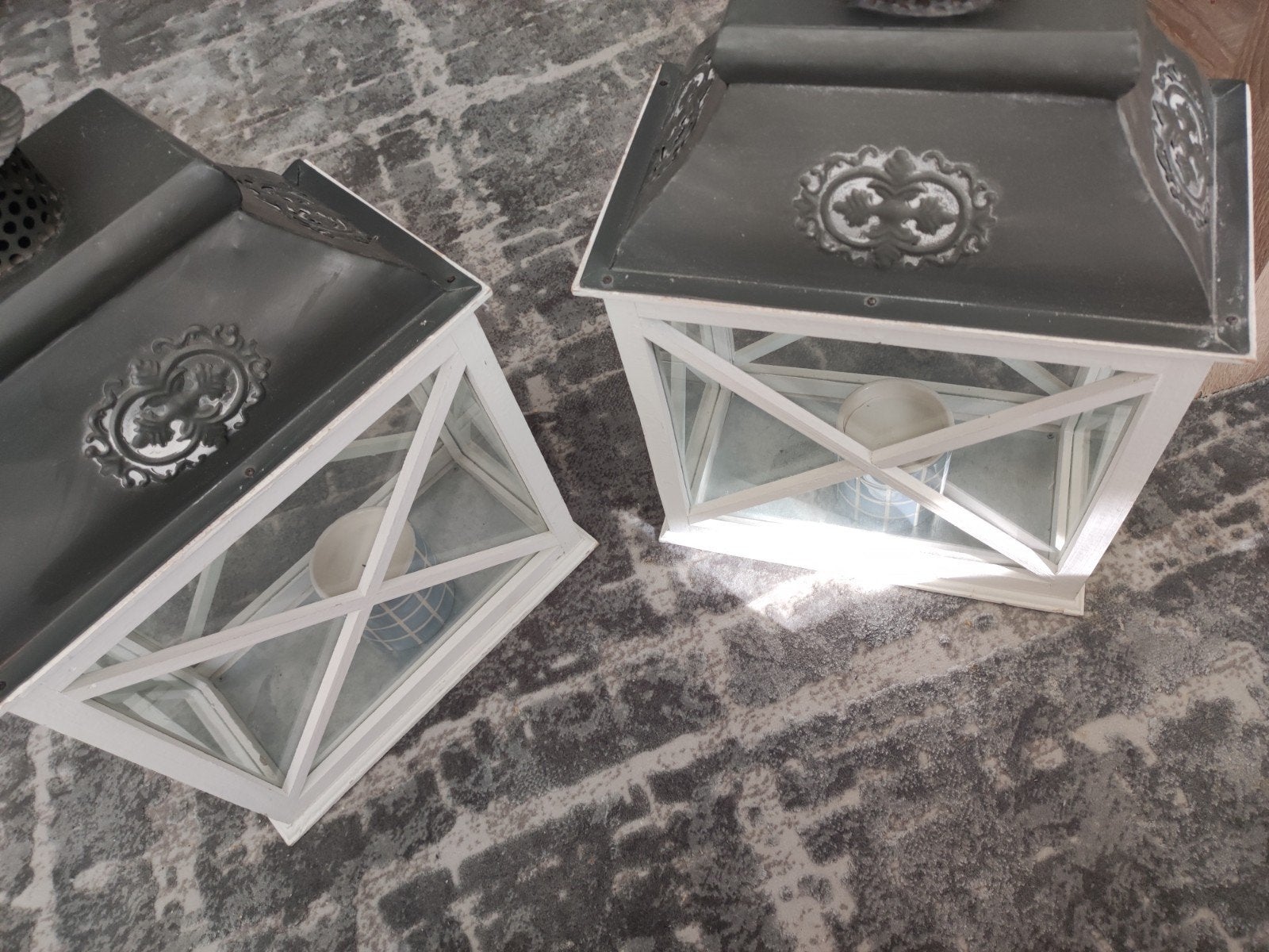 Decoratieve Witte Houten Lantaarn met Donkergrijs Dak, Gebruikt, Lantaarn, Wit, Ophalen of Verzenden