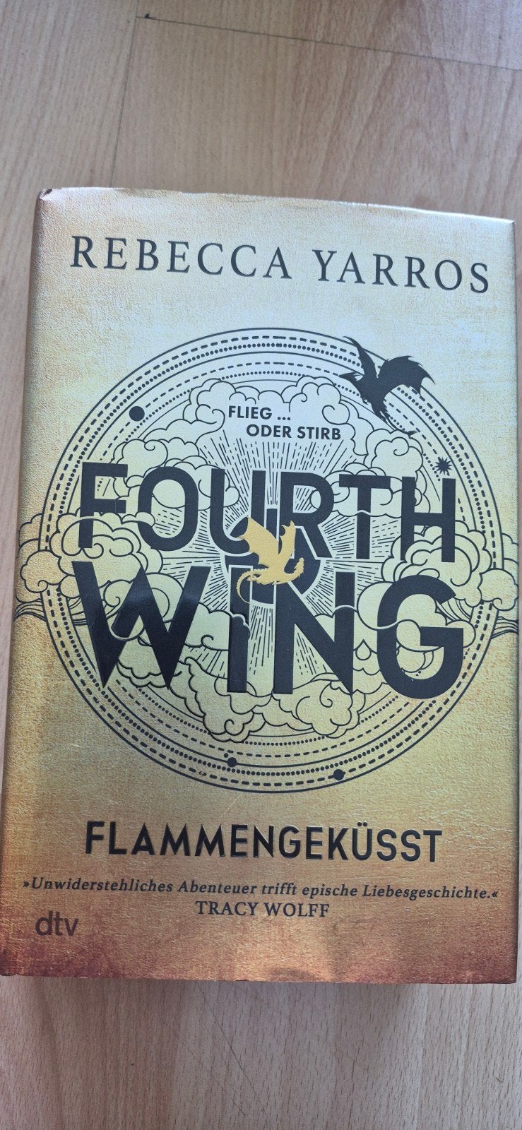 Fourth Wing - Flammengküsst (Rebecca Yarros), Boeken, Fantasy, Ophalen of Verzenden, Zo goed als nieuw, Rebecca Yarros