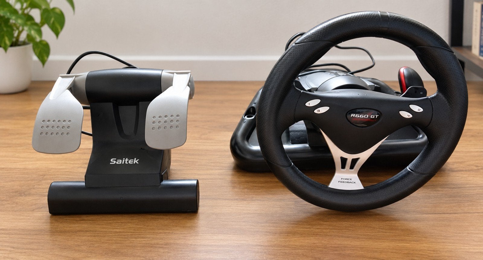 Saitek R660 GT Motorsport racestuur met pedalen, Ophalen, Gebruikt, 1 speler, Racen en Vliegen