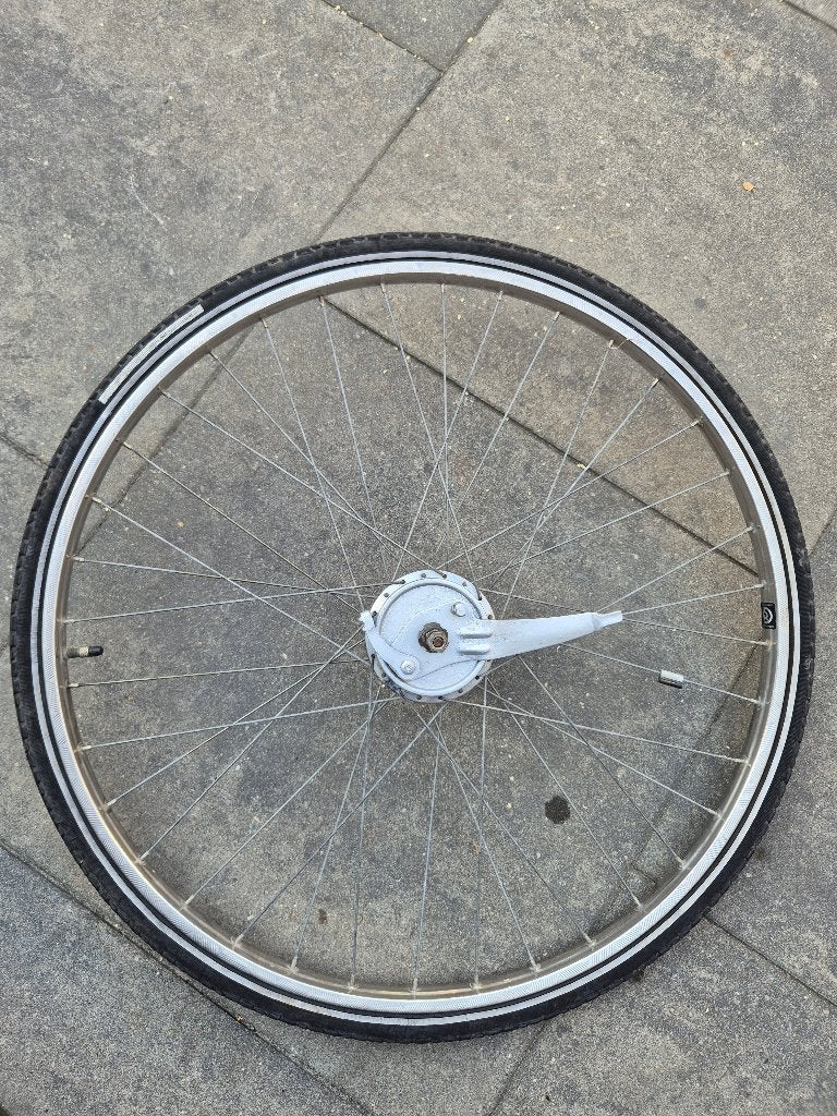 Voorwiel 28 x 1.5/8 x 1.3/8 met trommelrem, Fietsen en Brommers, Ophalen of Verzenden, Stadsfiets, Wiel