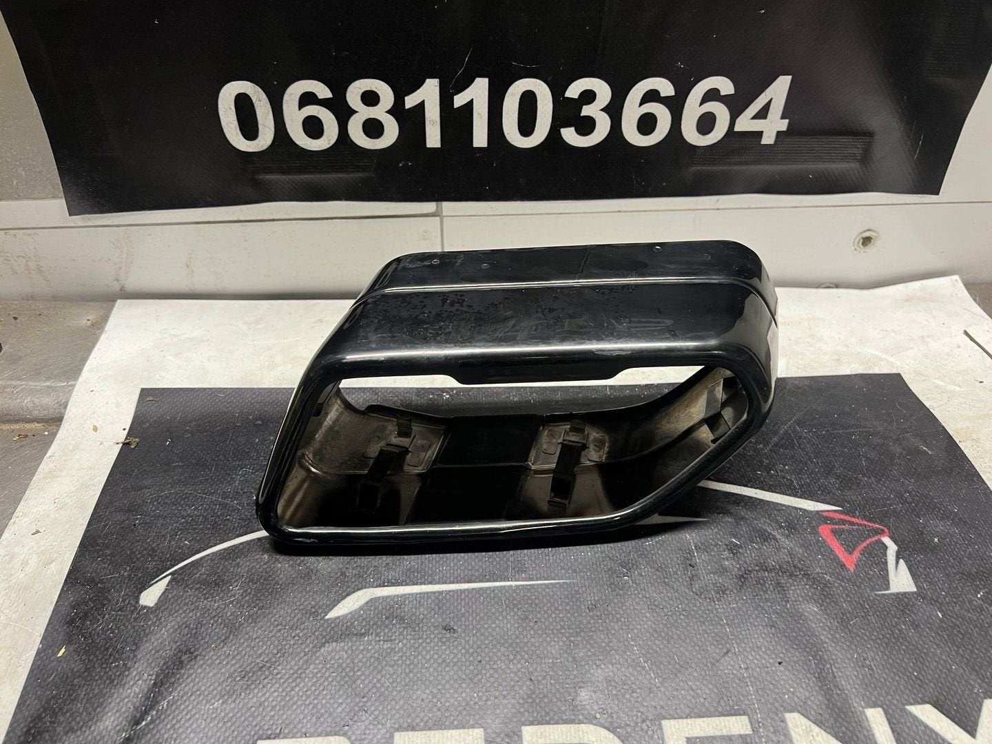 Foto 3 van BMW Z4 G29 Uitlaat Sierstuk Links Hoogglans Zwart 867918302