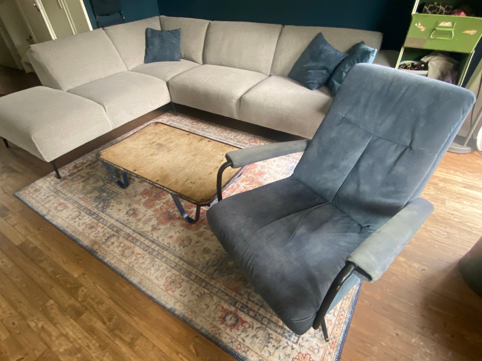 Moderne hoekbank met chaise longue en fauteuil, Ophalen, 250 tot 300 cm, Hoekbank, Zo goed als nieuw