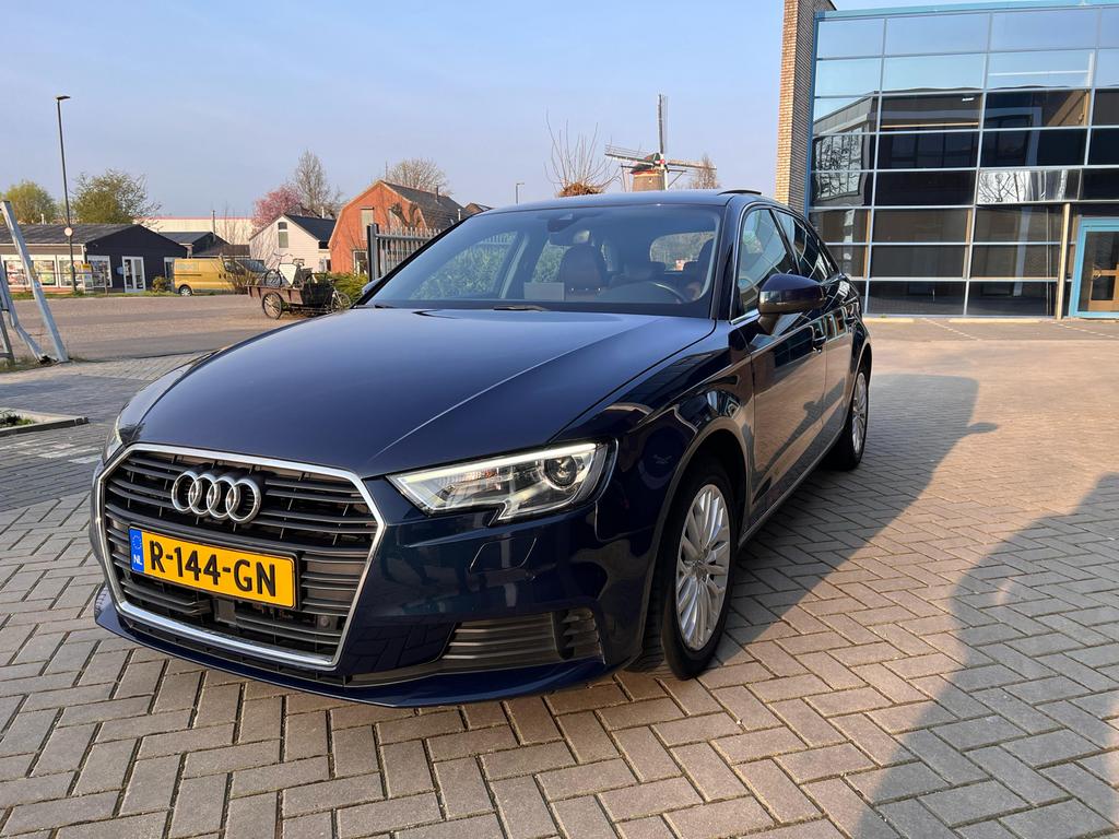 Audi A3 TDI 120pk S line 2017 Automaat Panorama dak, Auto's, Audi, 680 kg, 4 cilinders, Blauw, Diesel