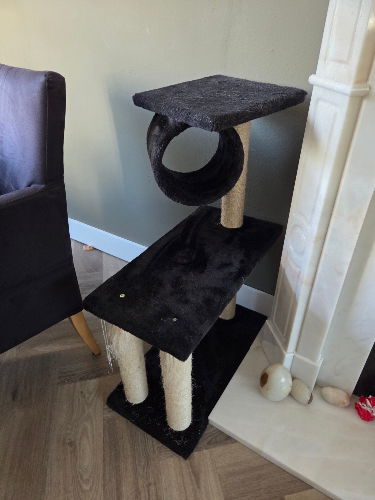 te koop katterkrabpaal  met zwart en wit, Dieren en Toebehoren, Ophalen