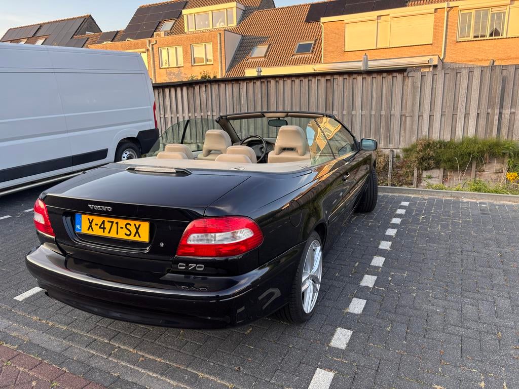 Volvo C70 2.0 T 163PK Cabrio 2004 Zwart, Auto's, Volvo, Voorwielaandrijving, C70, 1581 kg, 4 stoelen