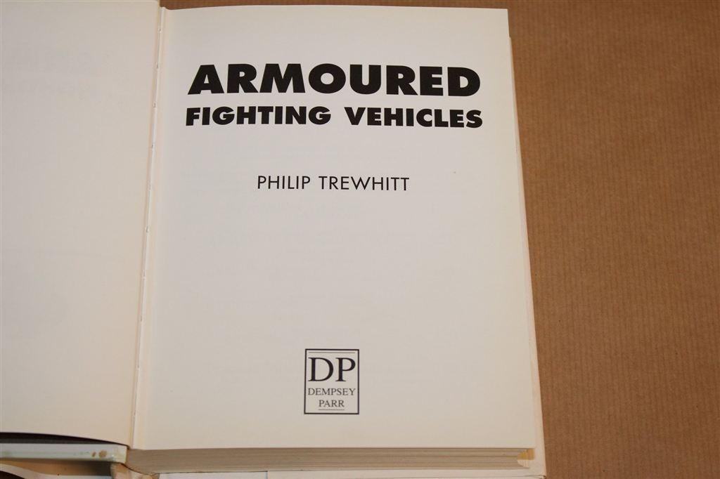 Armoured Fighting Vehicles — 300 Tanks, WO I tot Heden, Ophalen of Verzenden, Tweede Wereldoorlog, Gelezen, Overige onderwerpen
