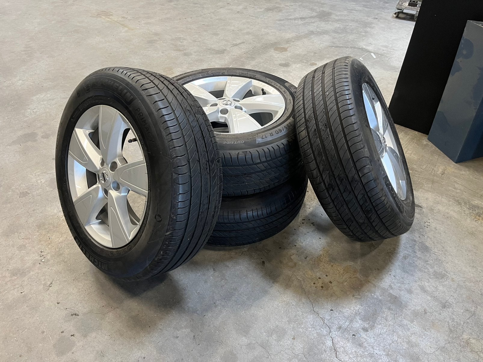 Volvo 17” zomer banden op velg, Ophalen, Gebruikt