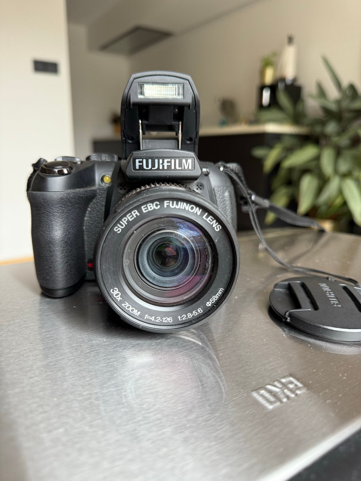 Fujifilm FinePix HS20 EXR Bridgecamera - 16MP, 30x Zoom, Gebruikt, USB-kabel, Kantelbaar/draaibaar scherm, Ophalen of Verzenden