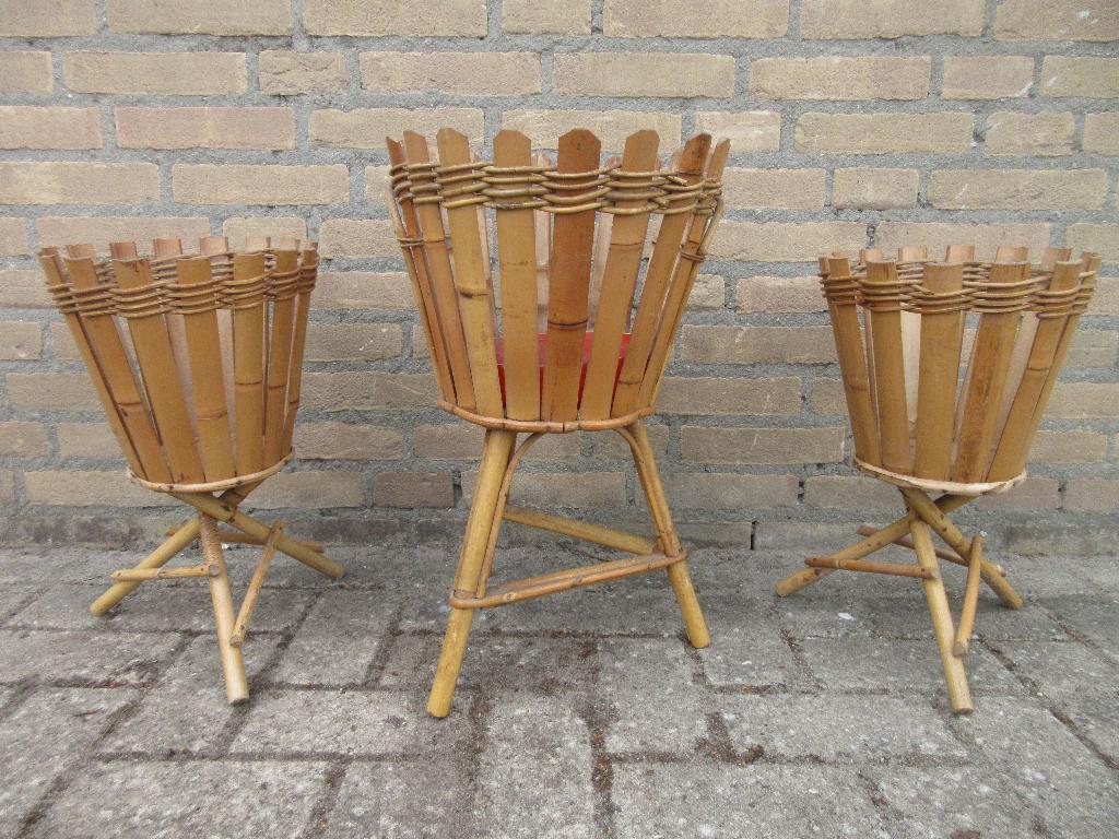 Vintage bamboe rotan plantenstandaard op poten plantenbak, Ophalen, Huis en Inrichting