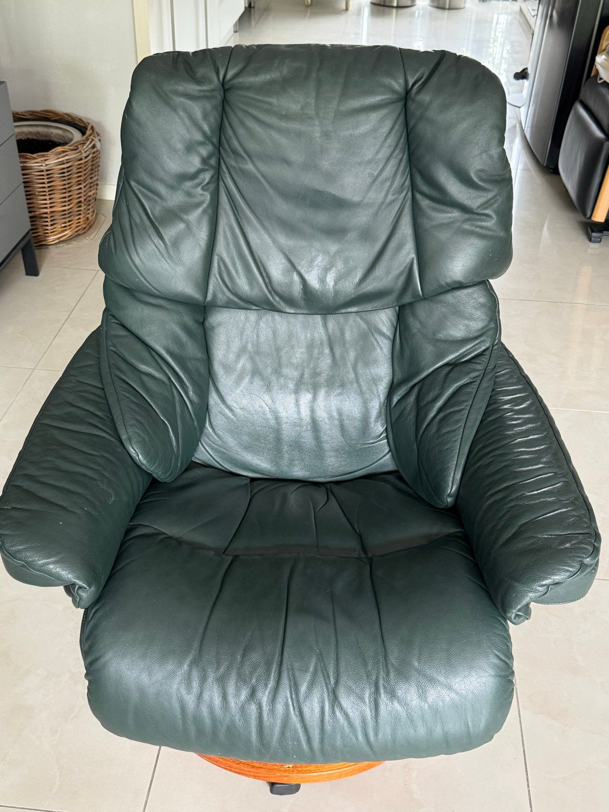 Gebruikte groene leren Ekornes fauteuil, verrijdbaar, Huis en Inrichting, Fauteuils, Ophalen, Gebruikt, Minder dan 75 cm, Leer
