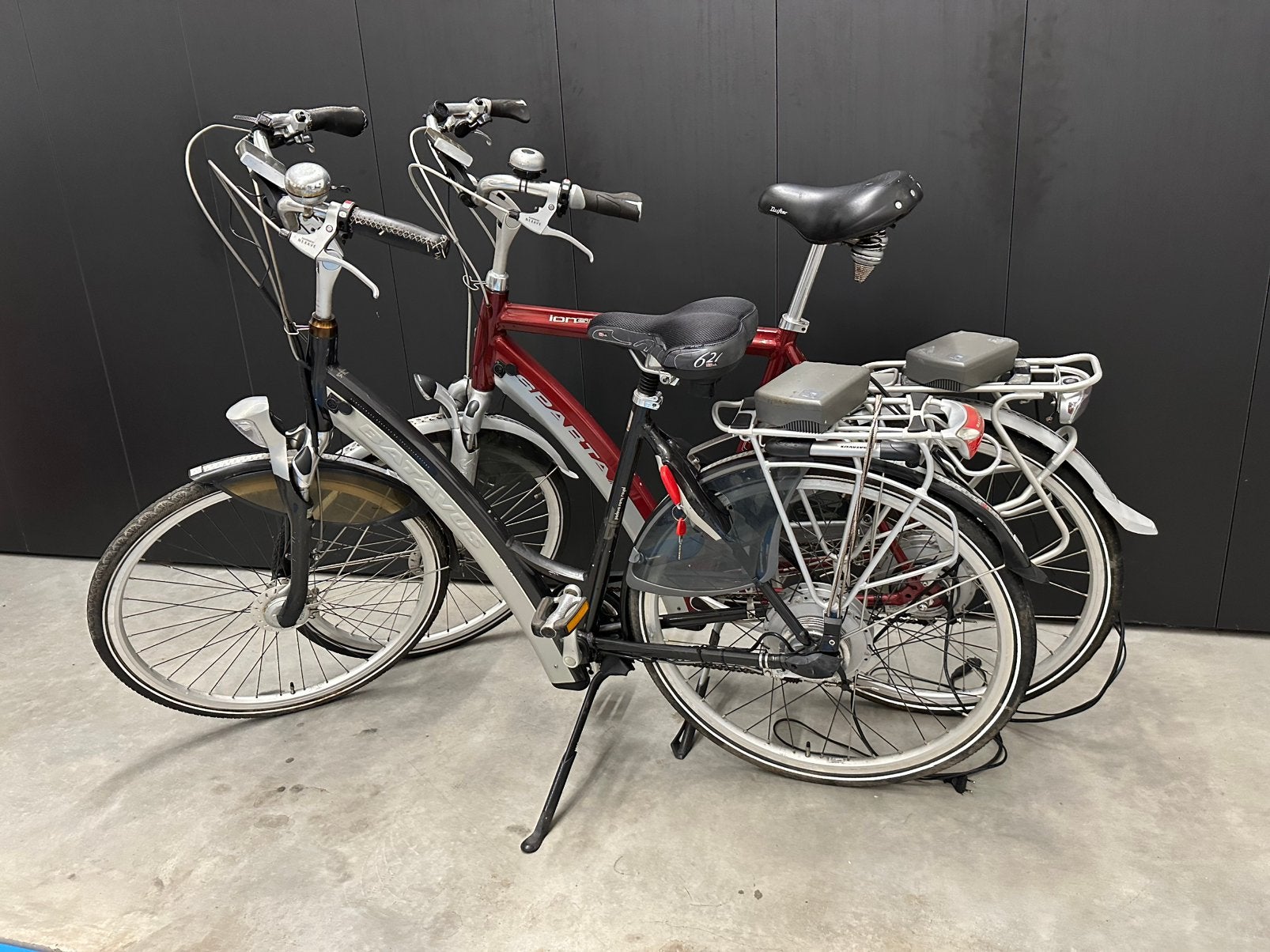 2 electrische fietsen aangeboden, 1x Sparta en 1x Batavus, 20 inch of meer, Gebruikt, Versnellingen, Trommelrem