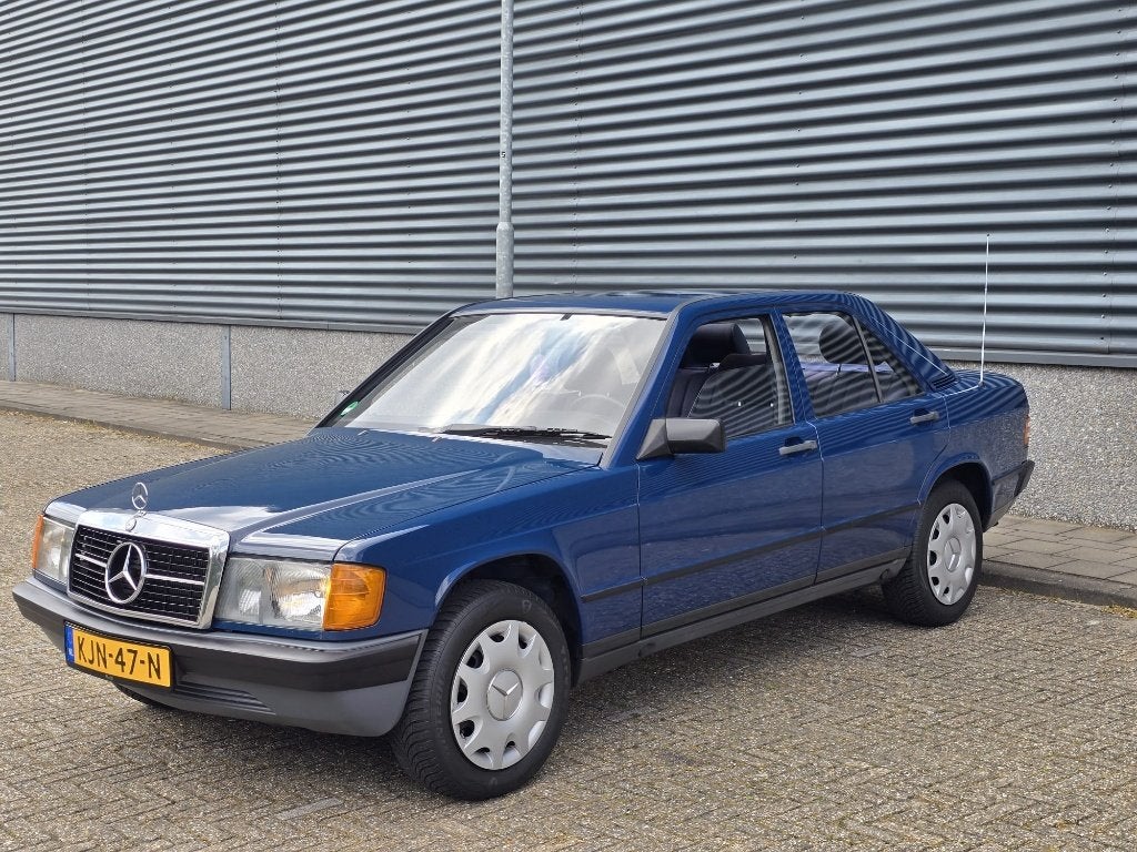MB 190E 2.0 Oldtimer 1986/Top staat/Oldtimer//Rijdt nieuw!, Auto's, Overige Auto's, 118 pk, 4 cilinders, Blauw, Handgeschakeld