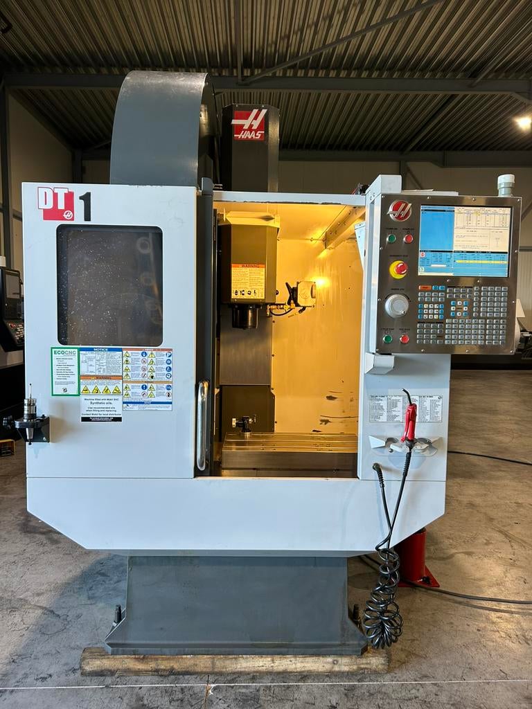 Haas DT-1 CNC Bewerkingscentrum/BoorTapcentrum, Ophalen, Metaaldraaibank
