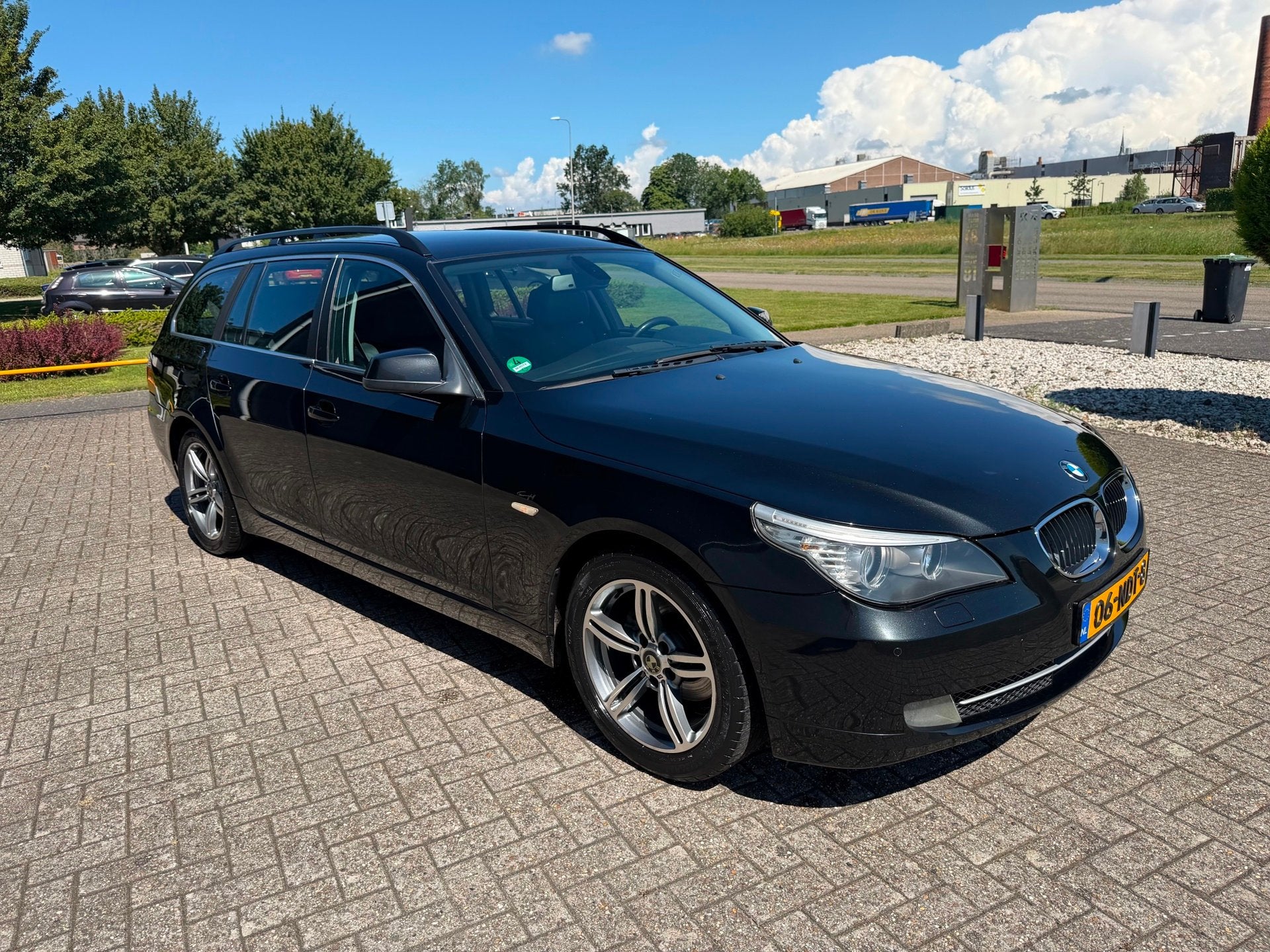 BMW 5-serie Touring 520i Corporate Lease Business Line Editi, Auto's, Automaat, Achterwielaandrijving, Zwart, 4 cilinders