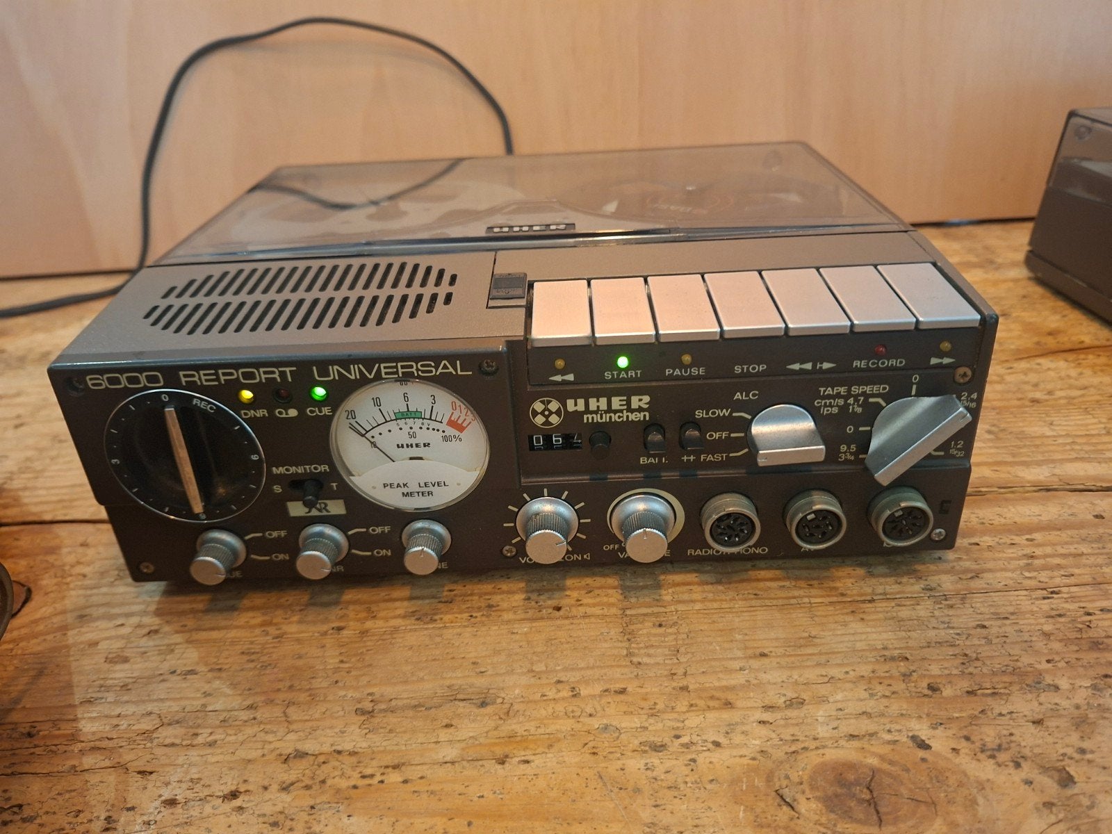 Uher Report Universal 6000 Bandrecorder met stofkap, Ophalen of Verzenden, Bandrecorder, Met banden