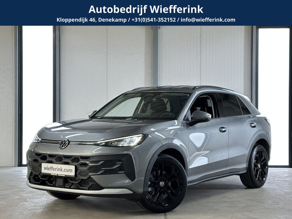 Volkswagen T-Roc 1.5 eTsi 150 pk Life First Edition | Comfor, Stof, Zwart, 4 cilinders, Bedrijf